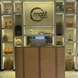 Moet Hotel