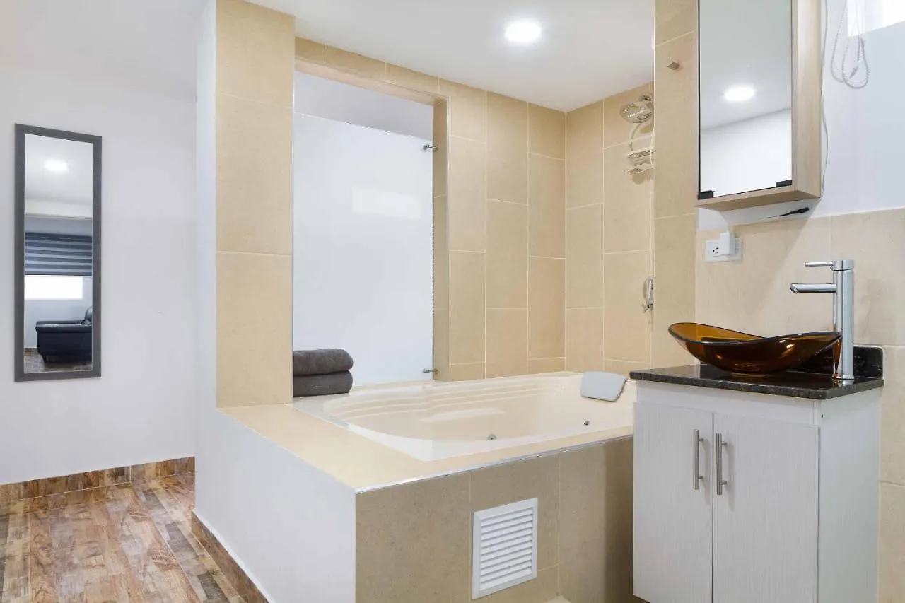 Miracle Aparthotel Medellin 0*,